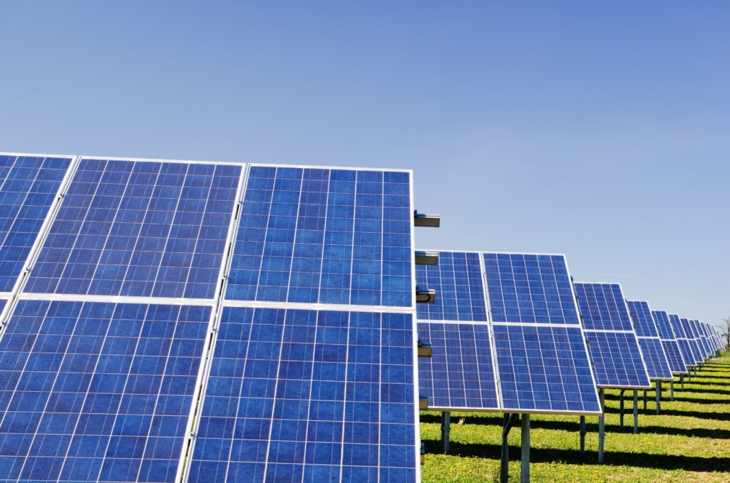 Stop op nieuwe vergunningen zonneparken van de baan: wel toetsen aan zonneladder